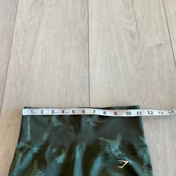 Gymshark women shorts size S - Picture 3 of 8